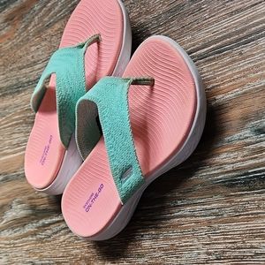 Sketchers Flip Flops
